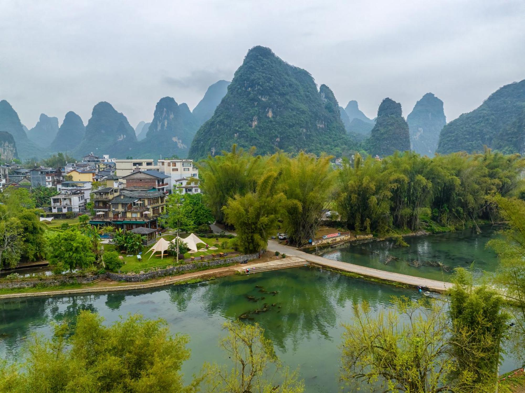 Moondance Boutique Resort Yangshuo Extérieur photo